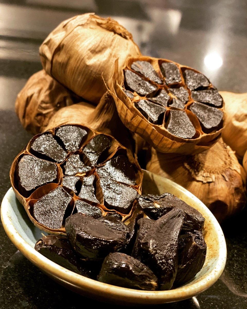 BLACK GARLIC WHOLE BULB FRESH - Pacific Wild Pick